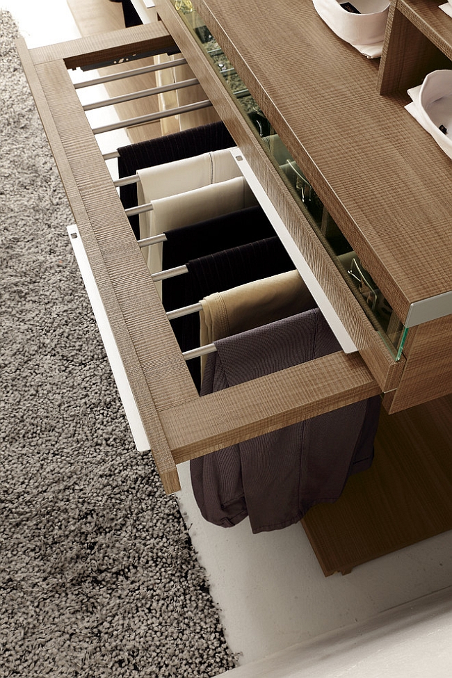 Space saving organizational ideas for the walk-in closet