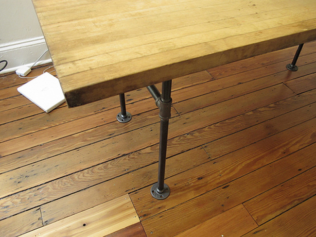 butcher-block-desk-with-pip