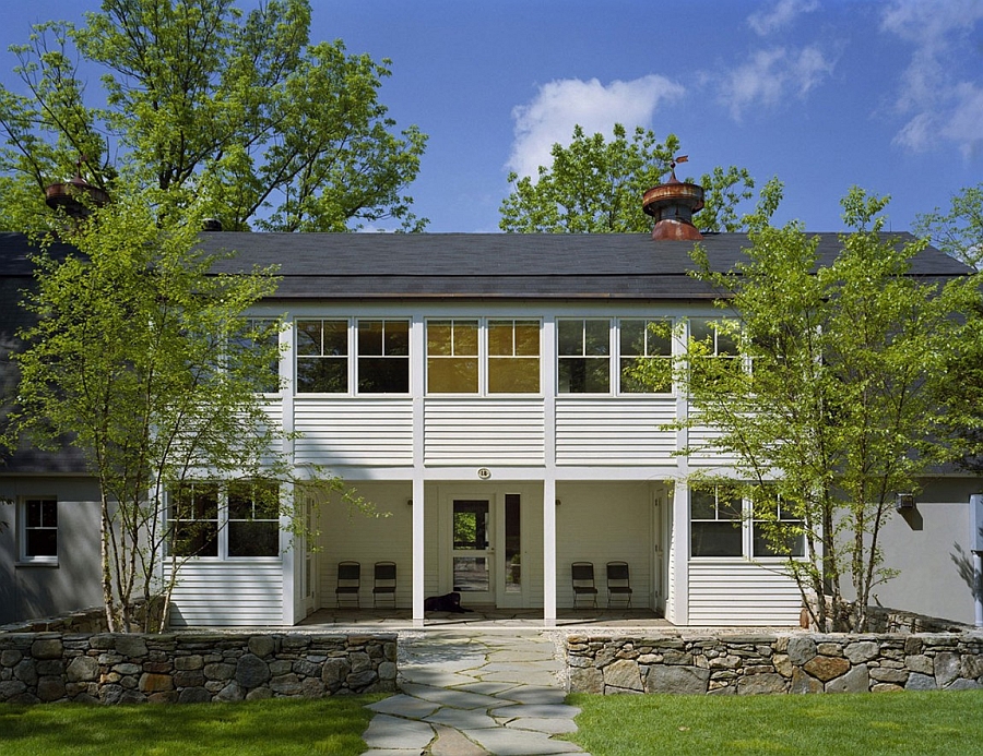 Exterior of the barn uses gray in trendy fashion