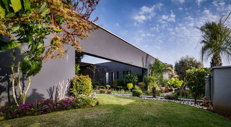 Exterior of the lavish Lifsetsyle Villa in Israel