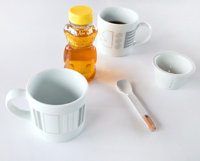 Geometric mug set by Alyson Fox via Nannie Inez