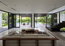 Gorgeous-living-area-design-opening-towards-the-pool-and-backyard-217x155