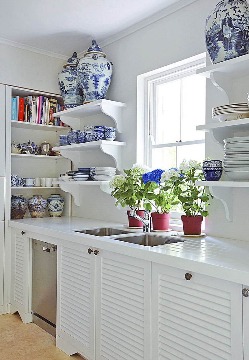 Kitchenware and vases with Chinese designs and motif