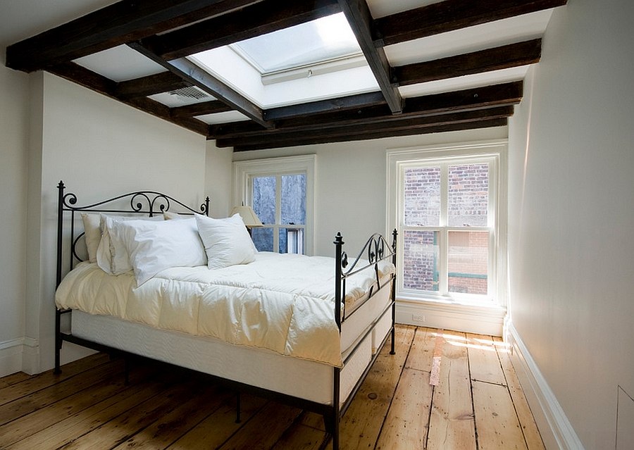 Lovely bedroom blends modern aesthetics with traditional design [From: Linda Yowell Architects]