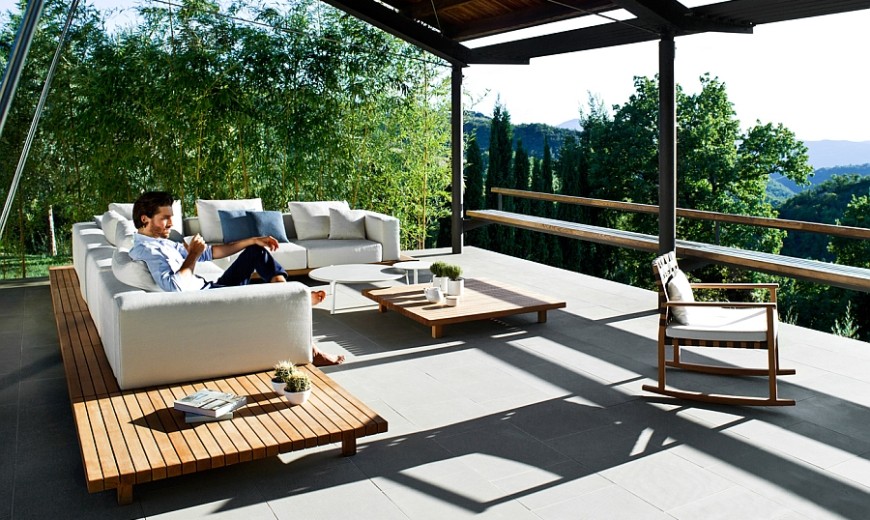 Trendy Outdoor Decor Blends Minimalism with the Warmth of Teak