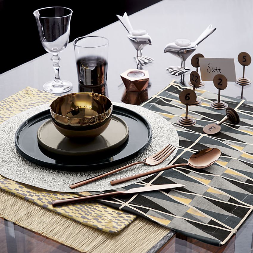 Mixed metallics on a modern holiday table