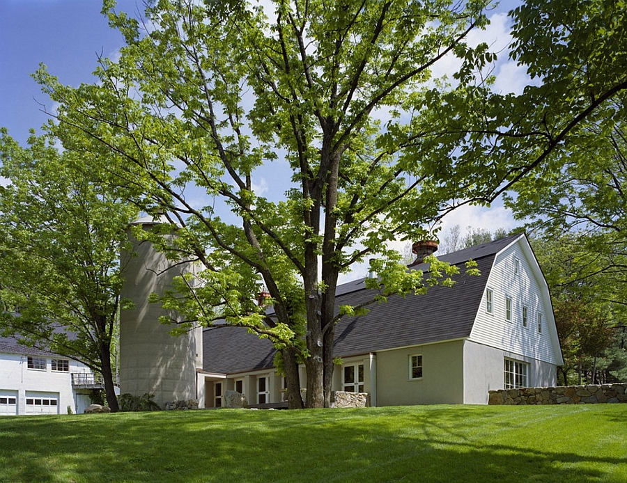 Modern Barn home in Connecticut reconstructed after a fire accident