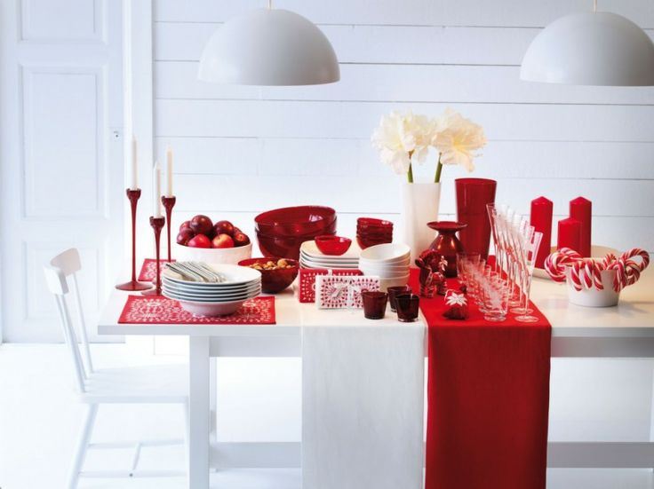 Red and white Christmas table