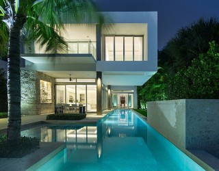 Dramatic Miami Residence Offers Luxury Draped in Coastal Beauty