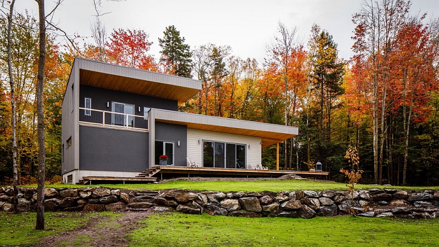 Beautiful Chalet Bolton Est in Quebec, Canada