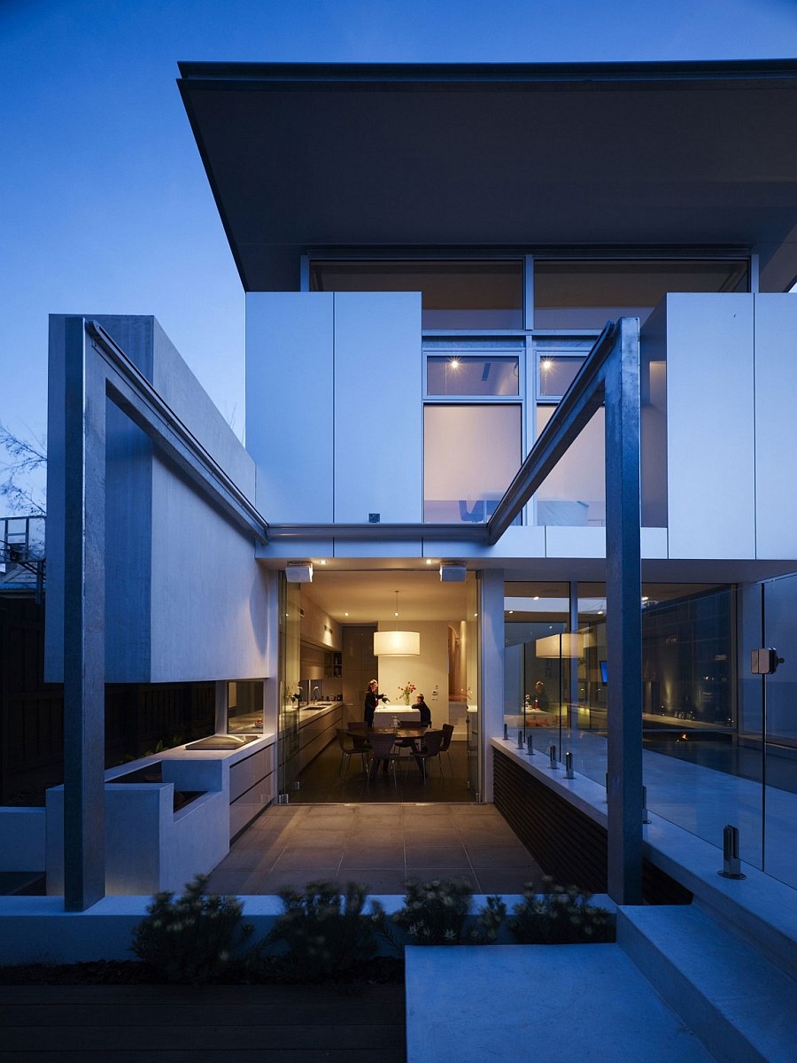 Beautiful lighting adds to teh ambiance of the modern residence