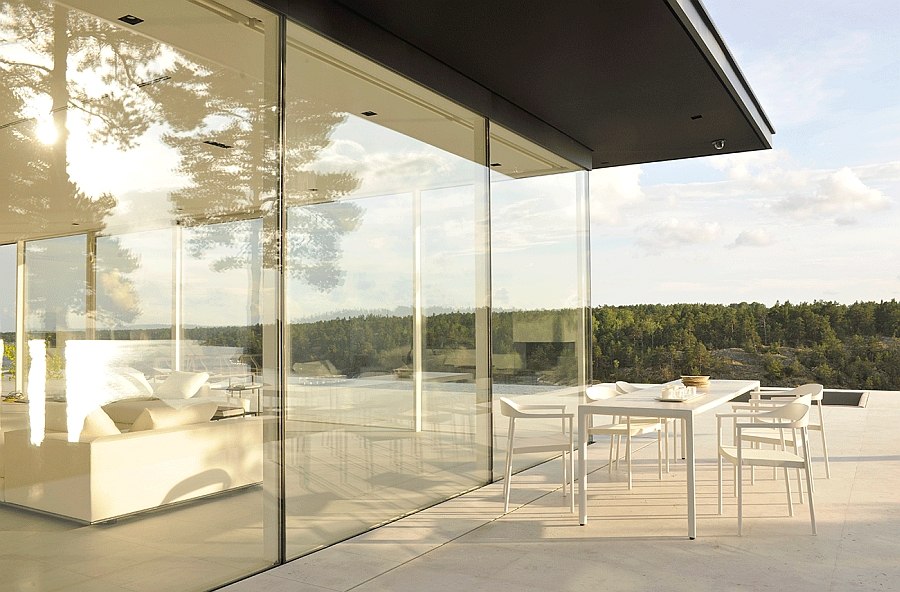 Beautiful outdoor dining space and lounge