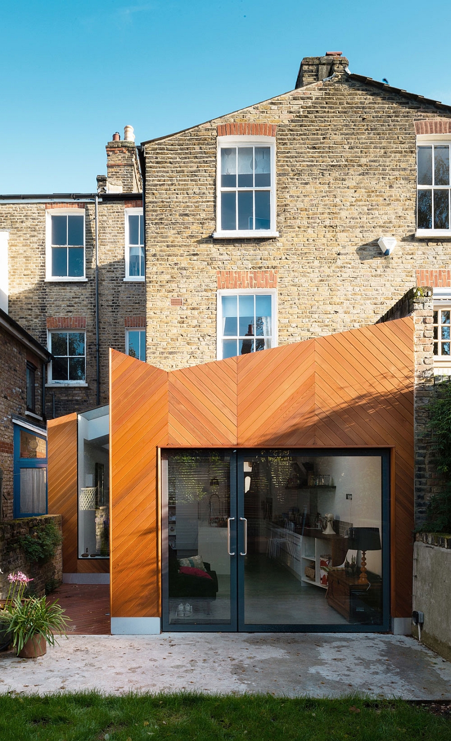 Classic Victorian home in London gets a modern extension