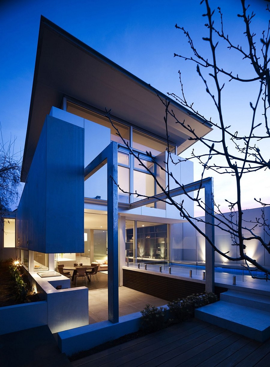 Contemporary extension to classic Aussie home