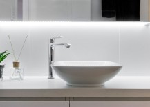 Elegant-lighting-adds-beauty-to-the-spa-styled-bath-217x155