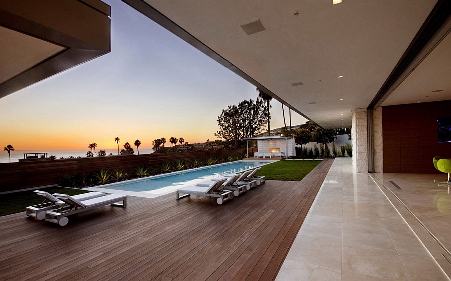 Exclusive contemporary beach house with views of the Pacific Ocean