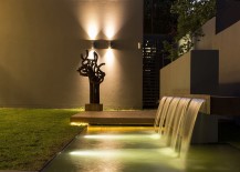 Gogeous-water-feature-of-the-stylish-contemporary-house-217x155
