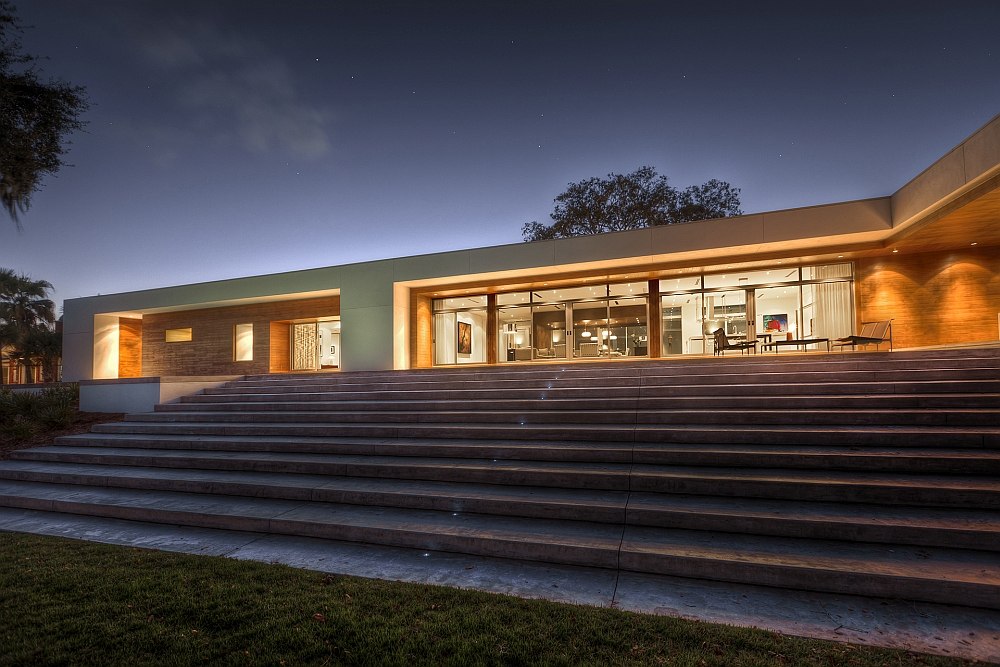 Goregous Lakehouse in Central Florida with sustainable features