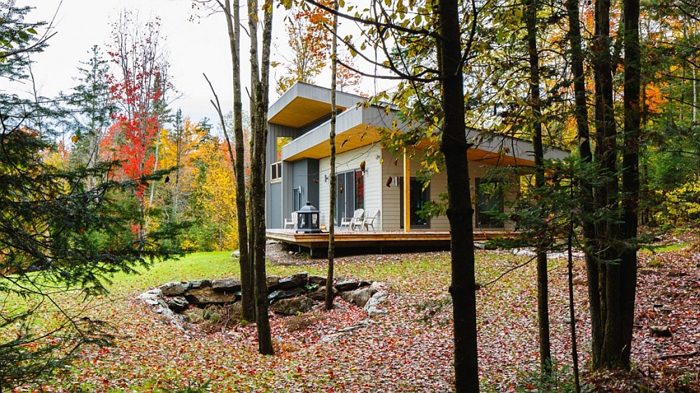 Gorgeous natural landscape around the exquisite Canadian home