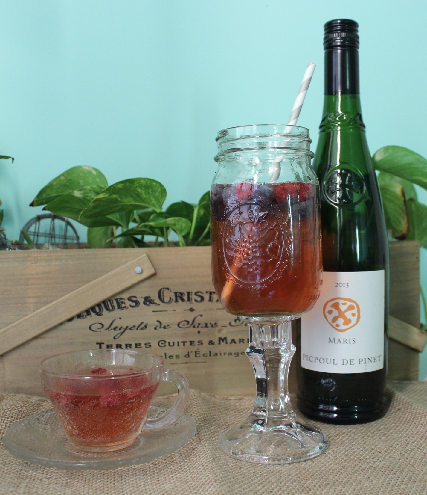 DIY: How to Make Your Own Mason Jar Wine Glasses