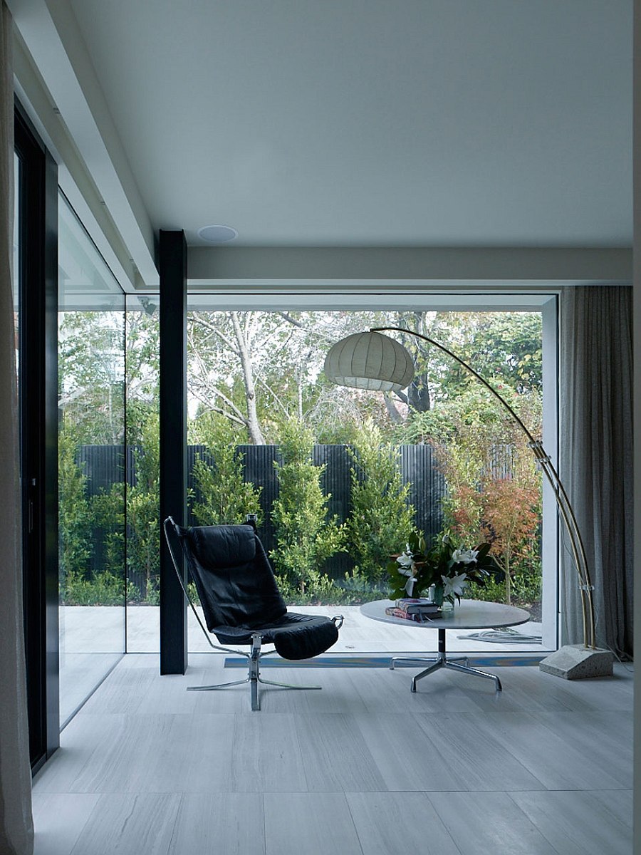 Interior of the contemporary home opening up towards from the private backyard