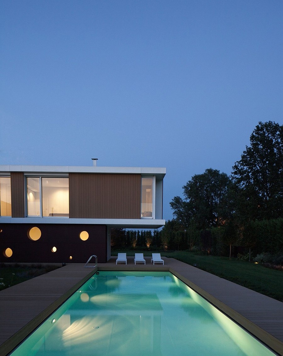 Natural canopy offers ample privacy in the backyard