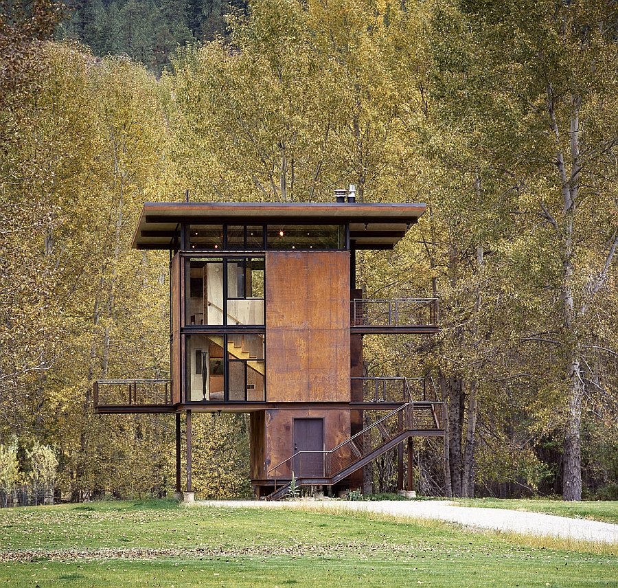 Prefabricated cabin retreat in Mezama, Washington