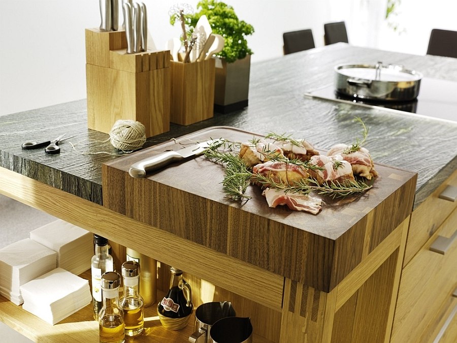 Removable butcher's block at the end of the kitchen island