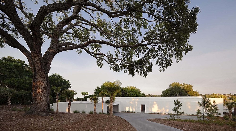 Street facade of the Lakehouse offers ample privacy