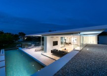 Terrace-pool-of-the-contemporary-home-in-Australia-217x155