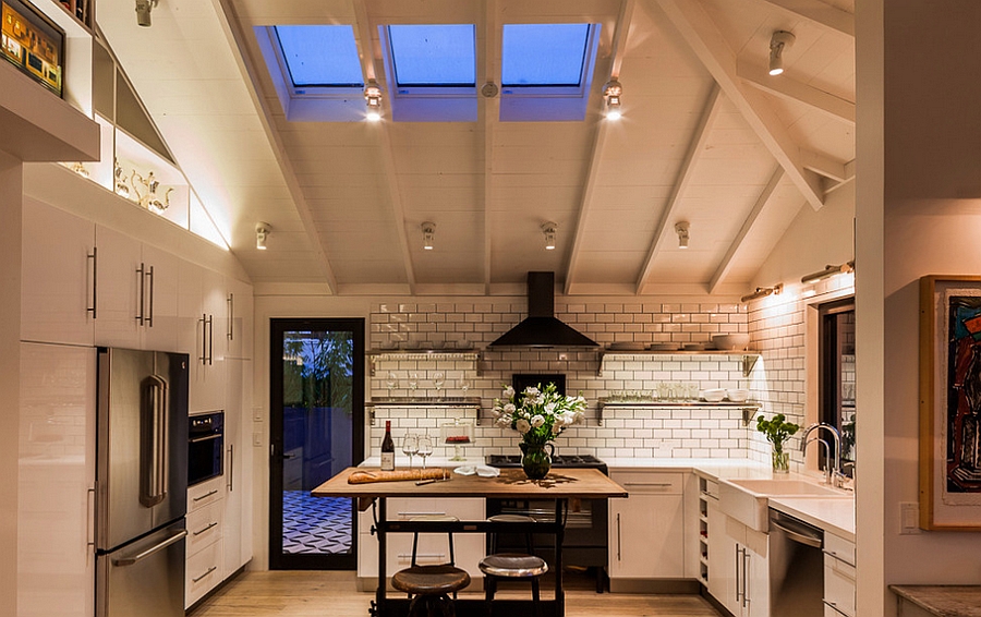 25 Captivating Ideas For Kitchens With Skylights