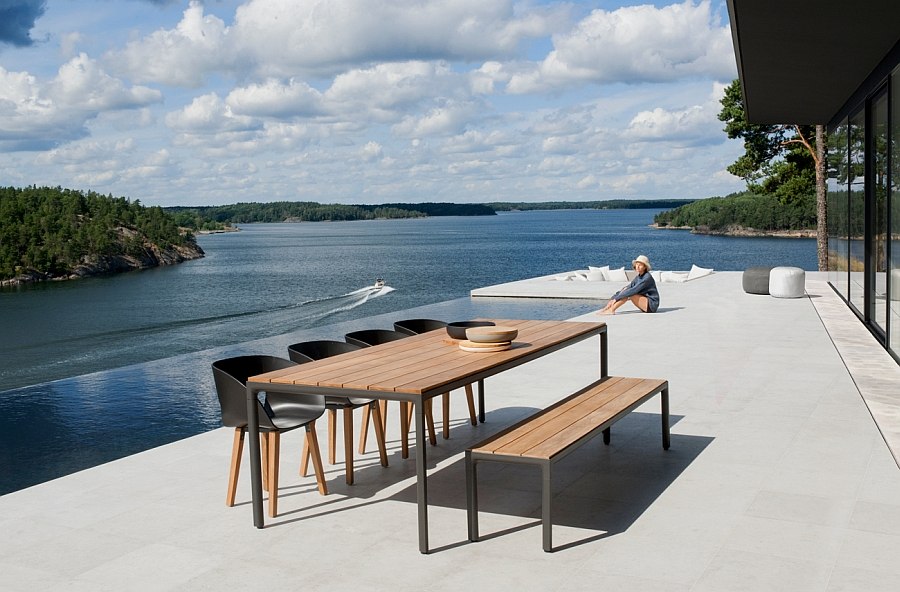 Vintage chairs in black add elegance to your outdoor dining space