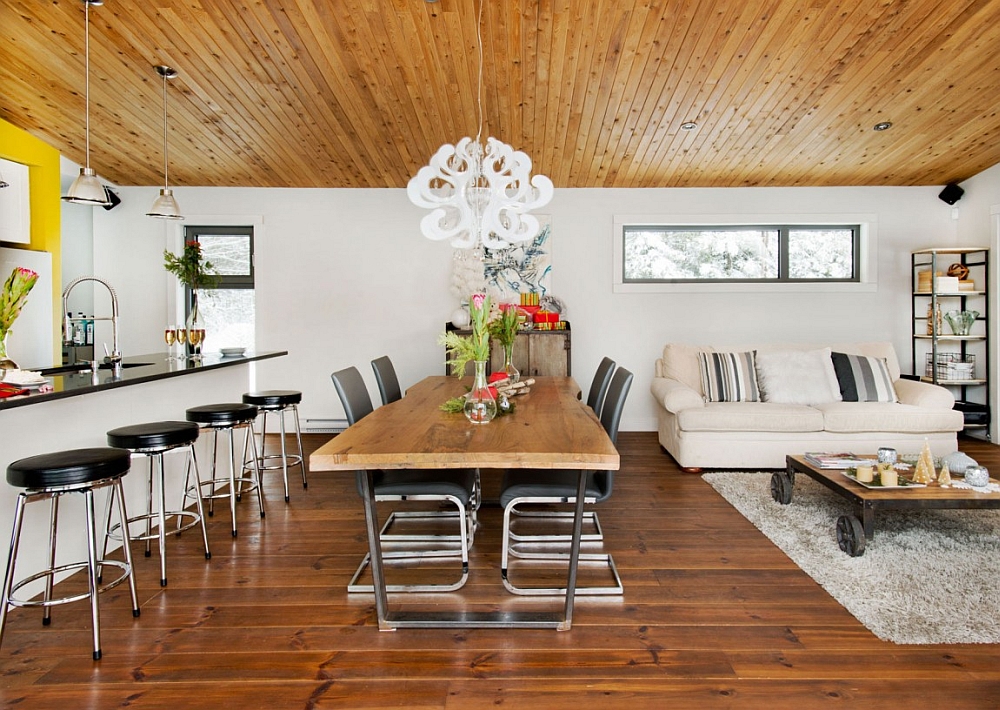 Wooden ceiling and faulous chandelier set the tone for the living area