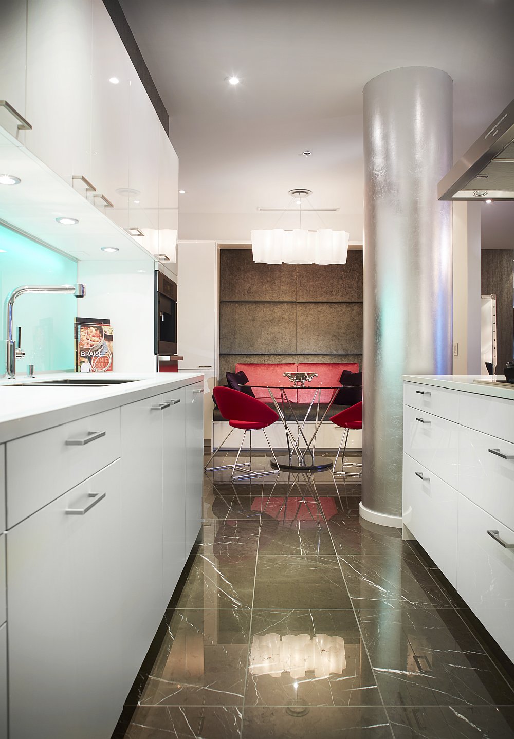 Contemporary kitchen in white with cutting-edge, modern appliances