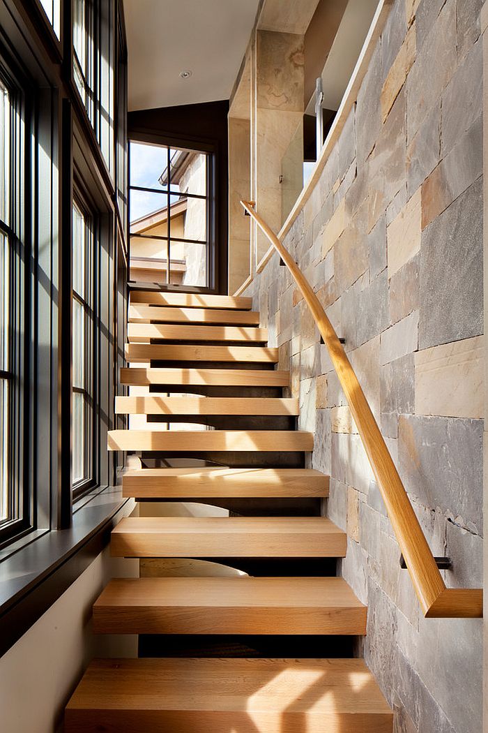 Contemporary staircase in wood for the vacation home