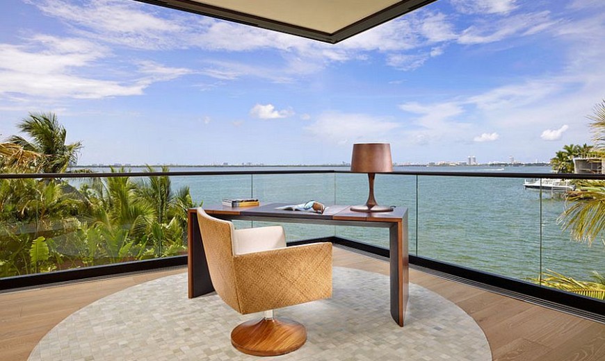 12 Remarkable Home Offices with an Ocean View