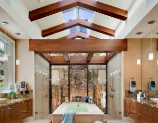 23 Gorgeous Bathrooms That Unleash the Radiance of Skylights