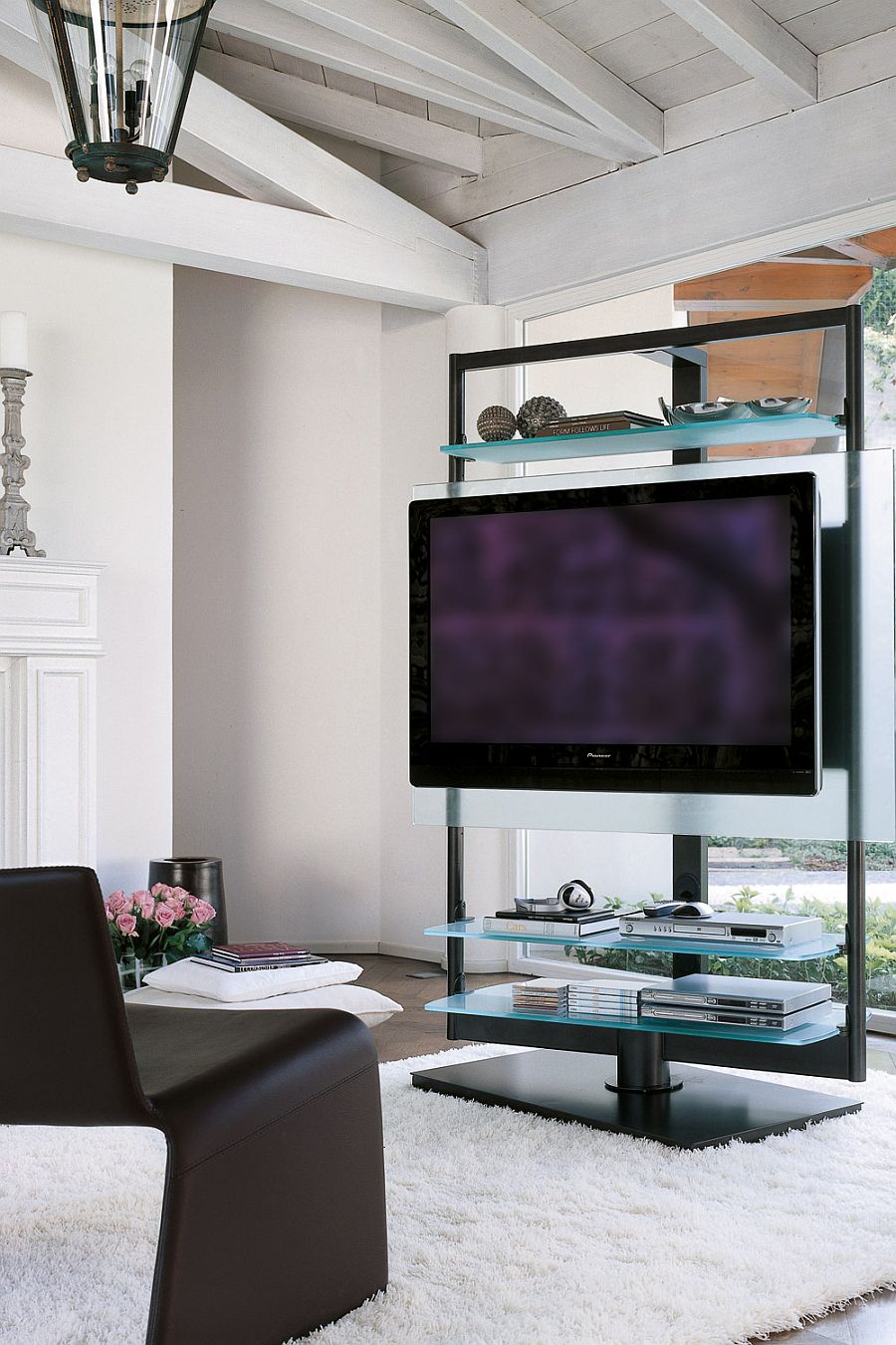 Glass brings visual lightness to the TV Stand