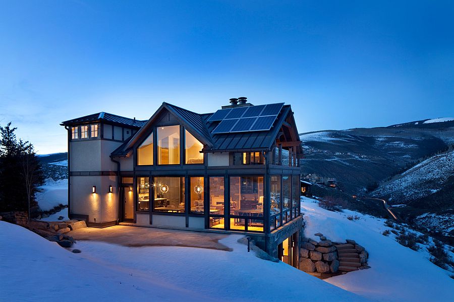 Gorgeous Colorado vacation home surrounded by snow covered slopes