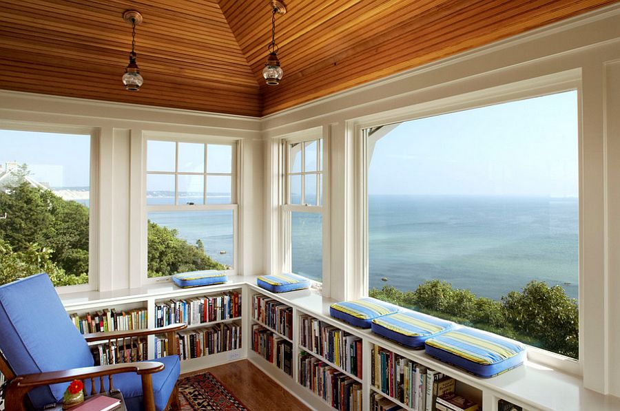 Gorgeous home office with ocean view and a relaxing ambiance