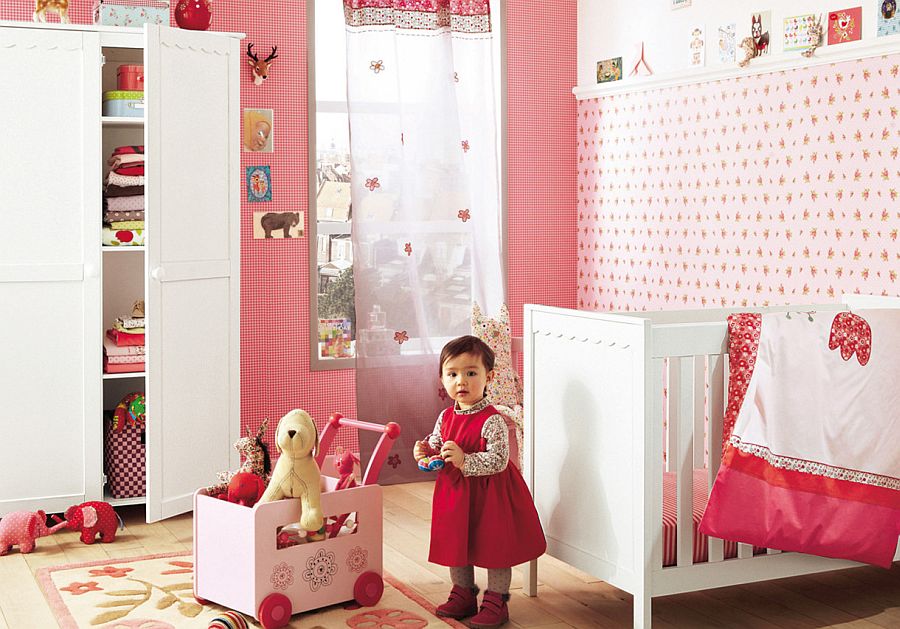 Red, white and pink shape the gorgeous nursery