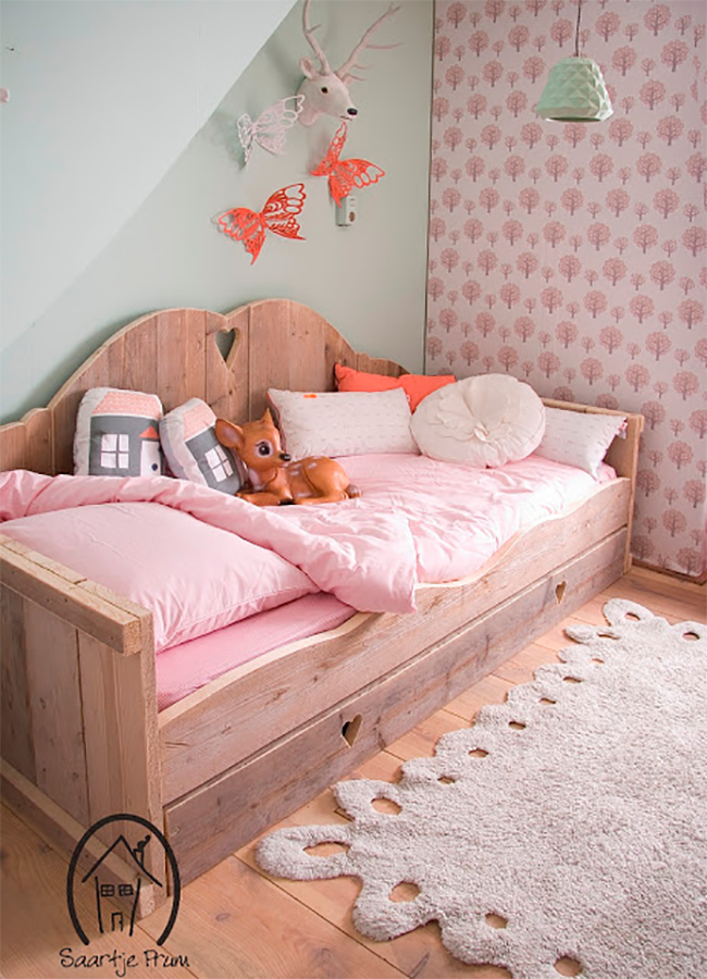 Saartje Prum Rustic Daybed