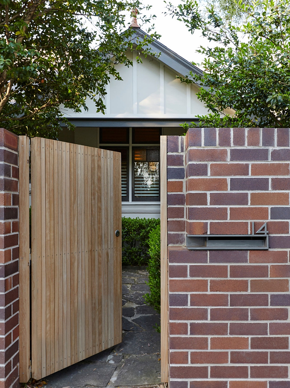 Street facade of the Neutral Bay House, Down Under in Australia