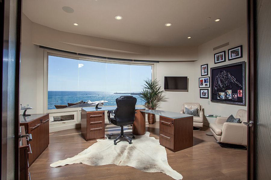 12 Remarkable Home Offices with an Ocean View