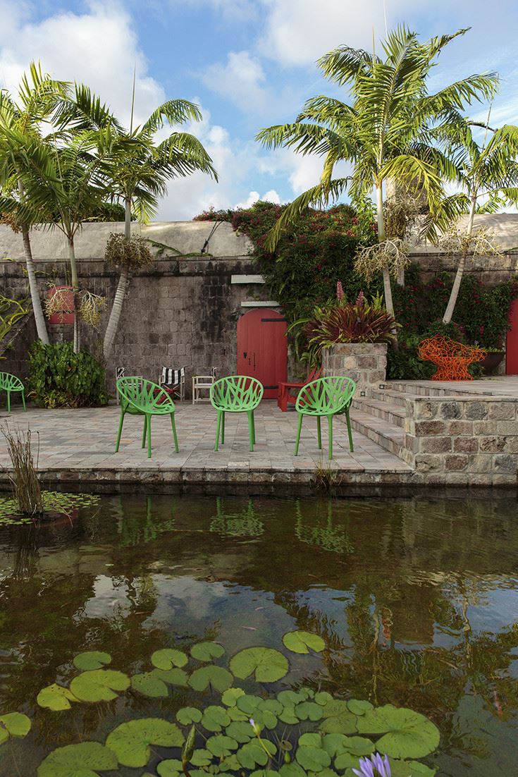 Tropical patio with Vitra chairs