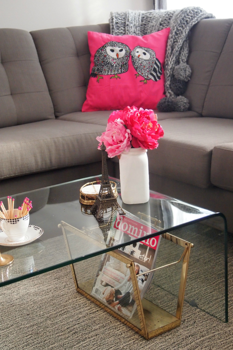 How to Decorate with Pink: use flowers