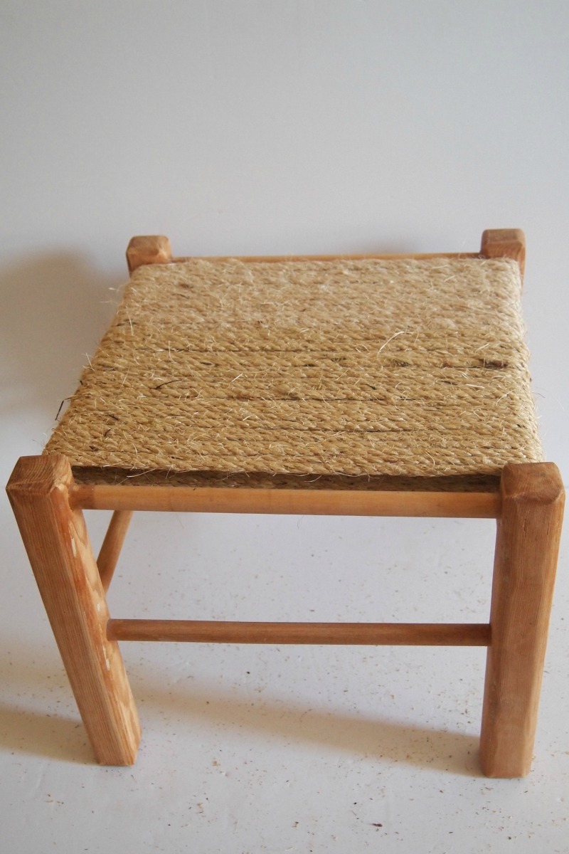 DIY Woven Footstool - step 1