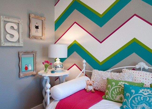 21 Creative Accent Wall Ideas For Trendy Kids Bedrooms Decoist   Chevron Patterns Add Both Color And Class To The Kids Bedroom 650x467 