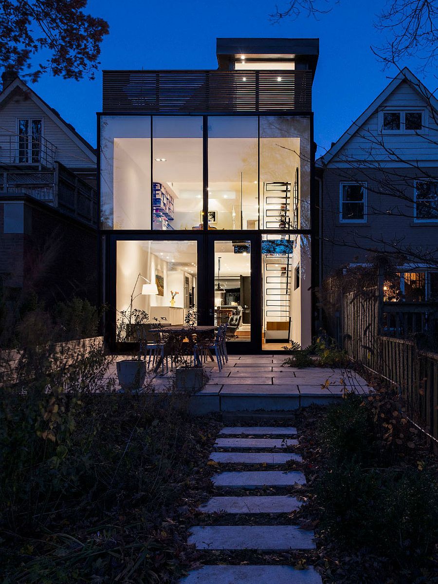 Early 1900s Toronto Home with a Glassy Modern Renovation
