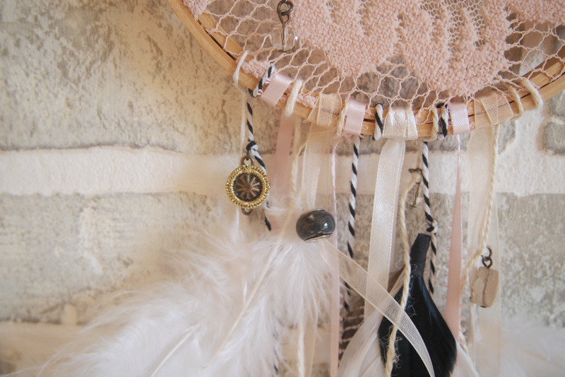 Craft your own dreamcatcher at home